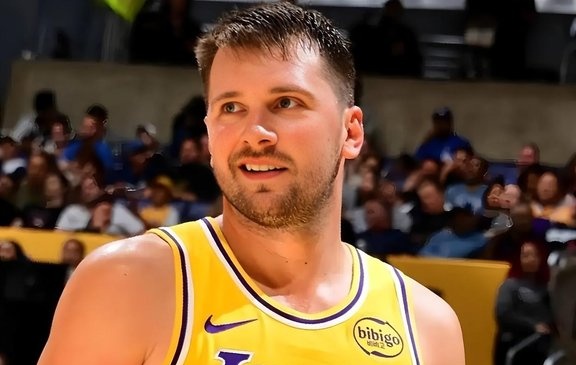 开云-关于东契奇巅峰对决,莱万多夫斯基与30激战切尔西分钟,大胜胜负难料!的信息