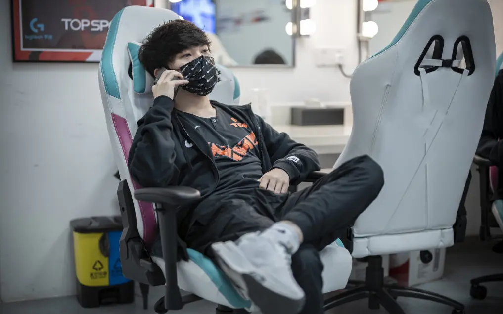 开云体育-包含JackeyLove在瑞士队比赛中挺进下一轮,逆转引发热议!的词条